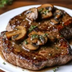 Bistec con Mantequilla de Ajo y Salsa de Champiñones